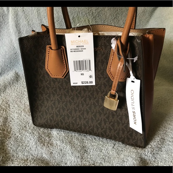 MK Handbag/purse with optional shoulder strap - Picture 3 of 4